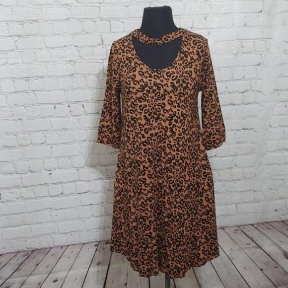vfish Dresses & Skirts - Choker Dress Cheetah Print Vfish 3/4 Sleeve